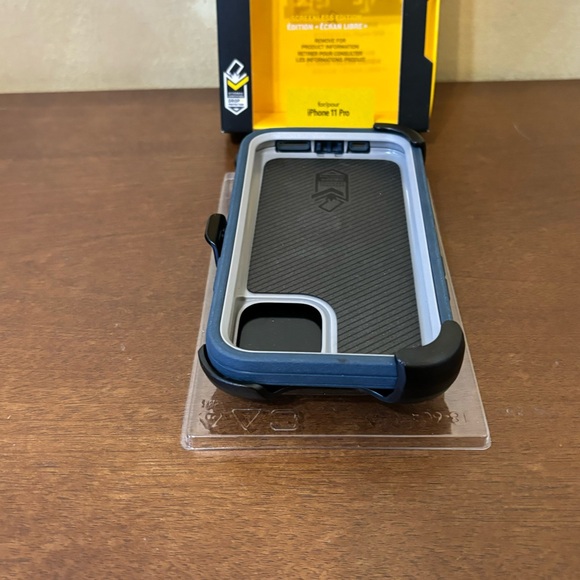 Otter Box Defender Rugged Protection iPhone 11 Pro Screenless Edition Navy Blue - Picture 10 of 12
